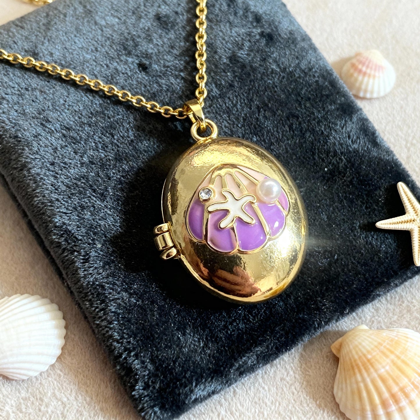 Purple Seashell Oval Photo Locket Necklace – Personalized Keepsake Gift