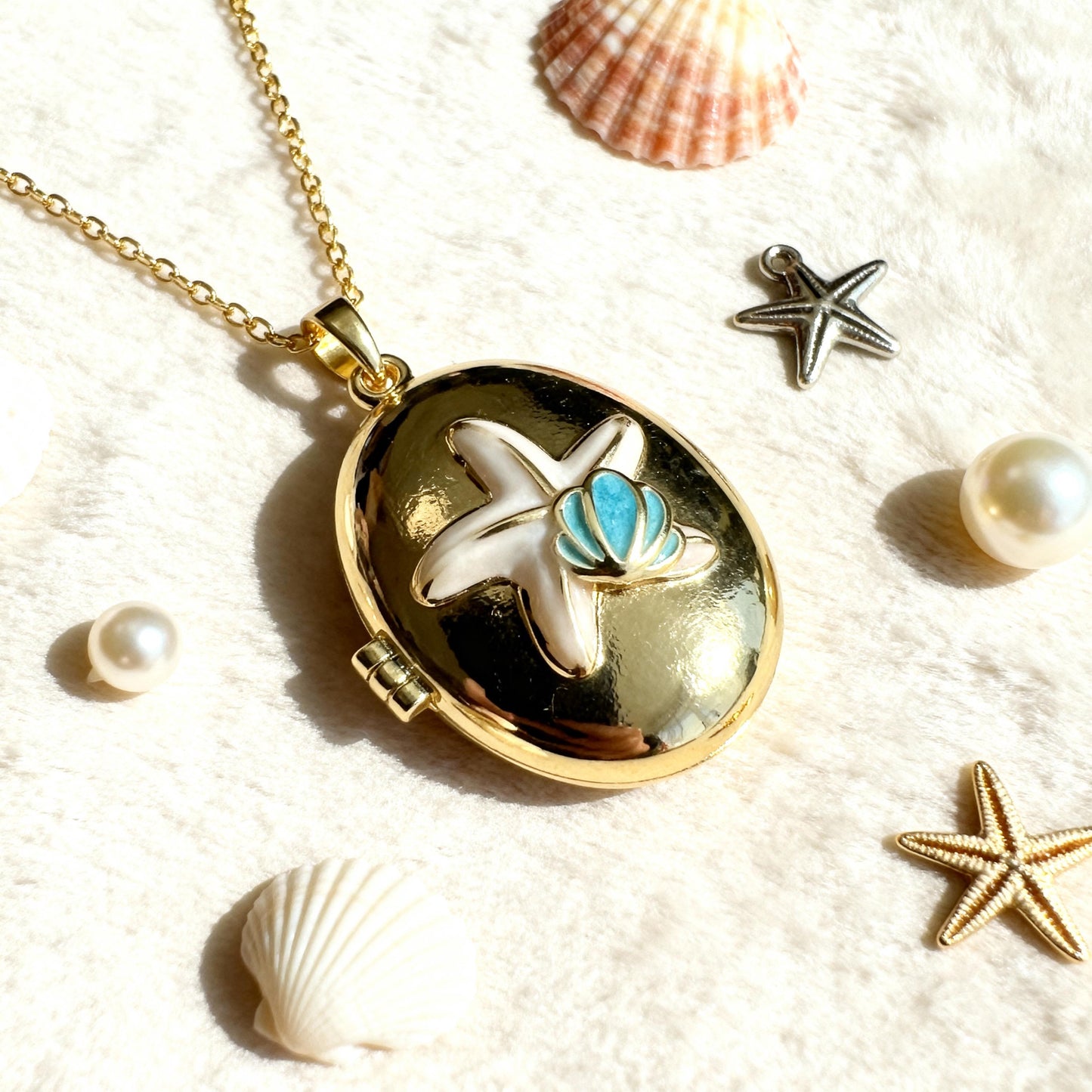 Starfish Oval Photo Locket Necklace – Personalized Keepsake Gift