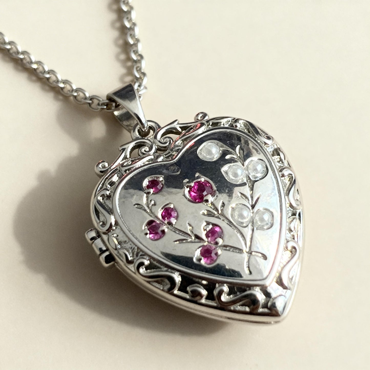 Floral Heart Photo Locket Necklace – Personalized Keepsake Gift
