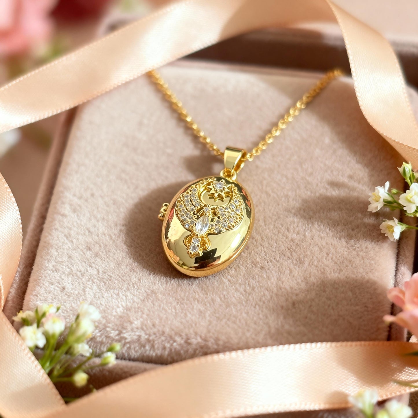 Phoenix Oval Photo Locket Necklace – Personalized Keepsake Gift