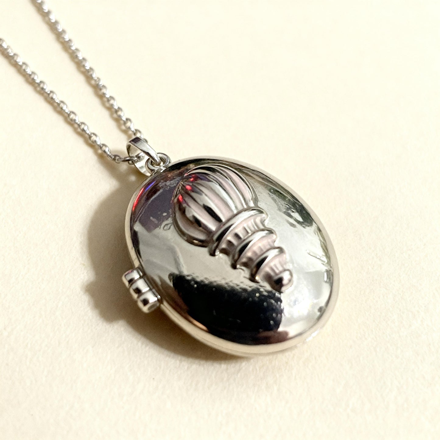 Seashell Photo Locket Necklace – Personalized Keepsake Gift
