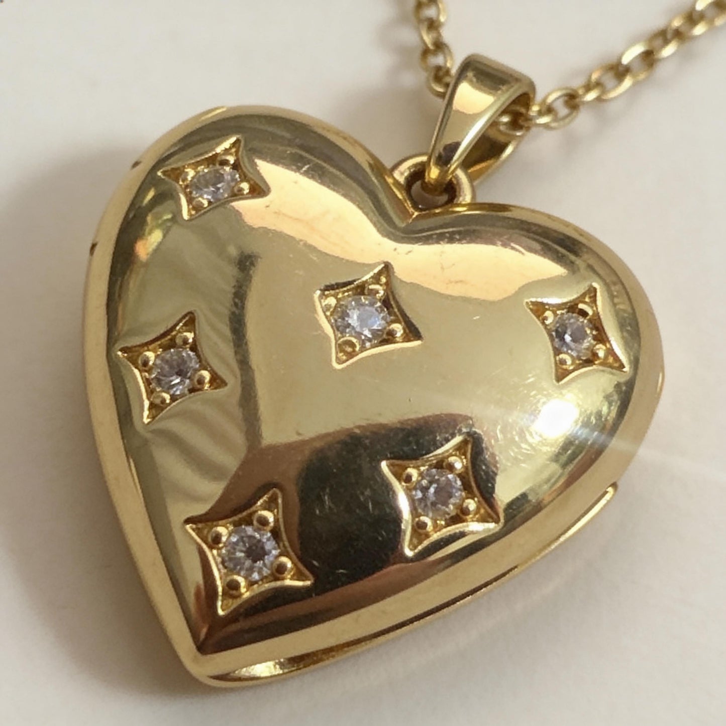 Gold Heart Locket Necklace – Vintage Style Star CZ Personalized Keepsake