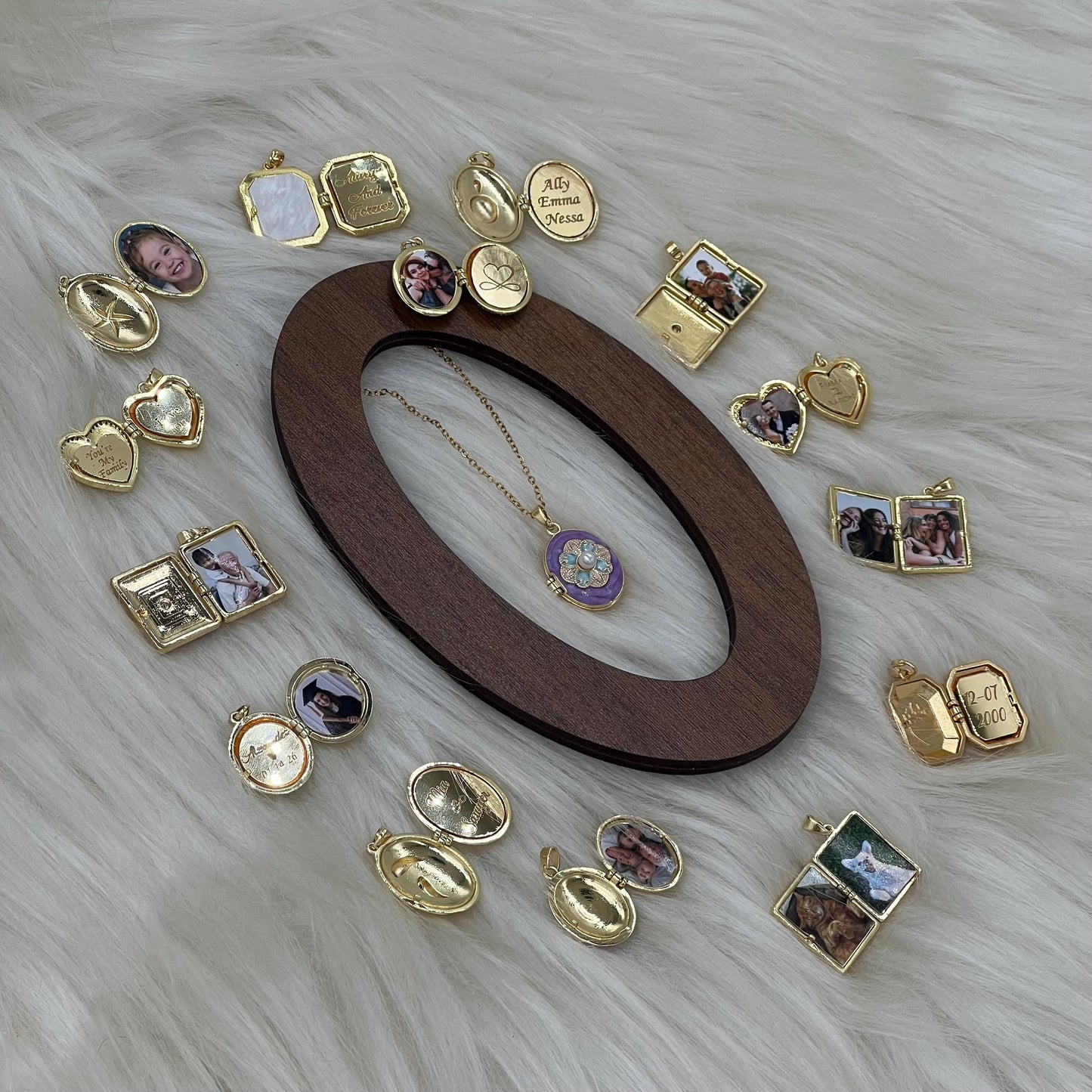 Vintage Pearl Oval Photo Locket Necklace – Personalized Keepsake Gift