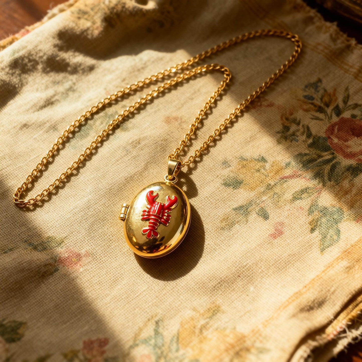 Lobster Oval Photo Locket Necklace – Personalized Keepsake Gift