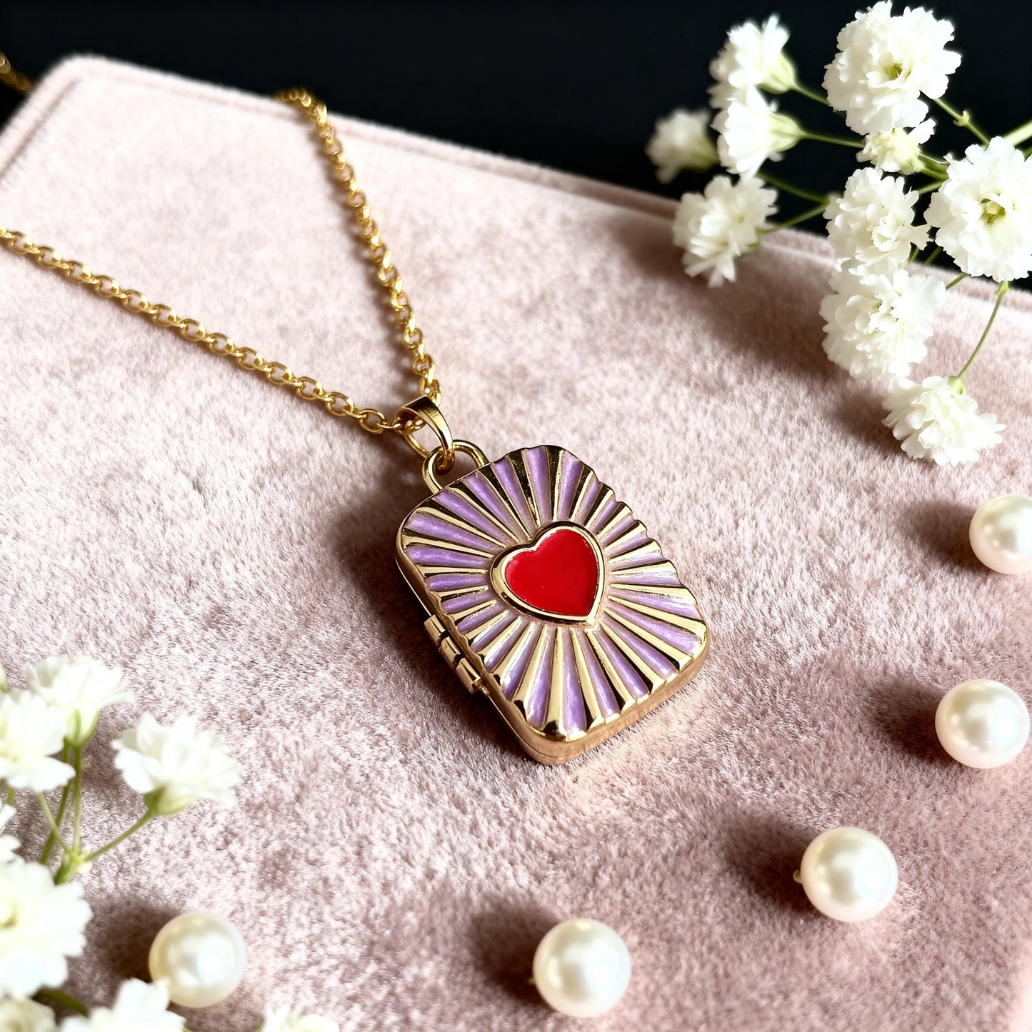 Sacred Heart Photo Locket Necklace – Personalized Keepsake Gift