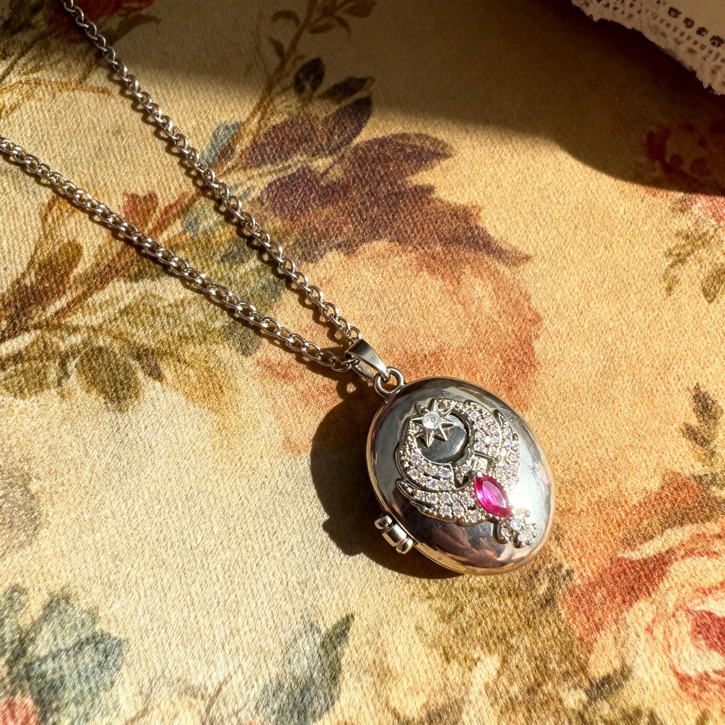 Phoenix Oval Photo Locket Necklace – Personalized Keepsake Gift