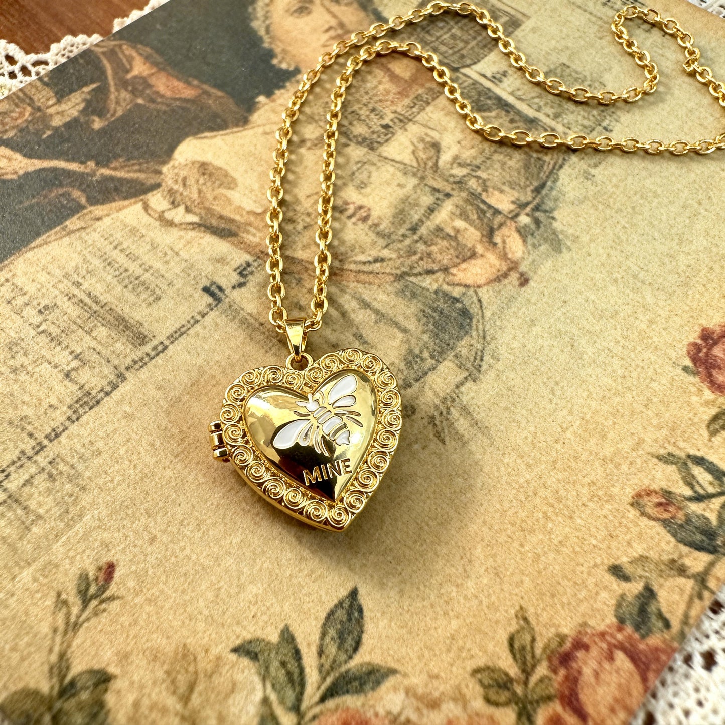 Bee Heart Photo Locket Necklace – Personalized Keepsake Gift