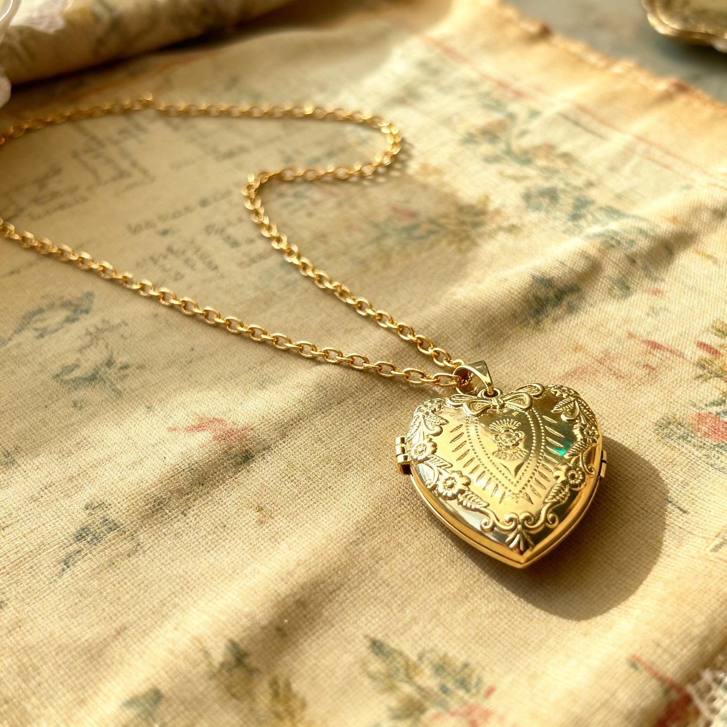 Engraved Heart Photo Locket Necklace – Personalized Keepsake Gift