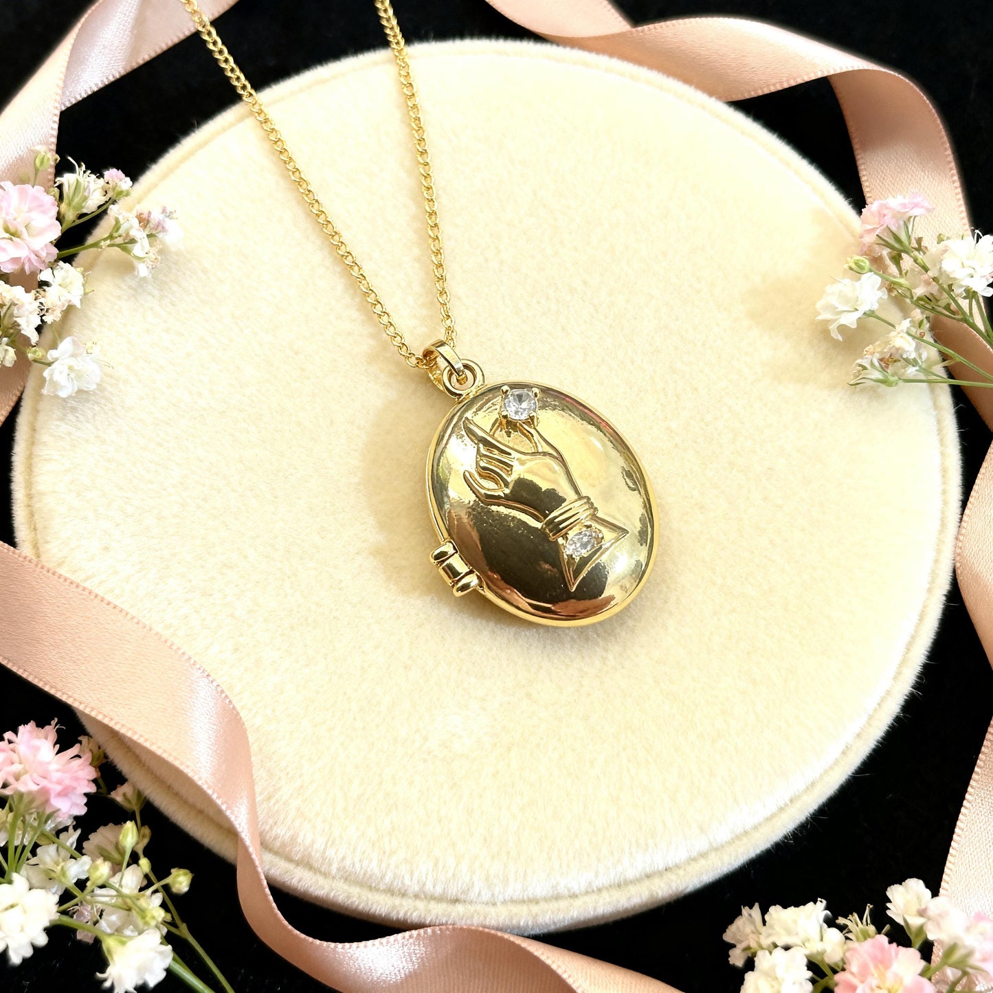 Hand Oval Photo Locket Necklace – Personalized Keepsake Gift
