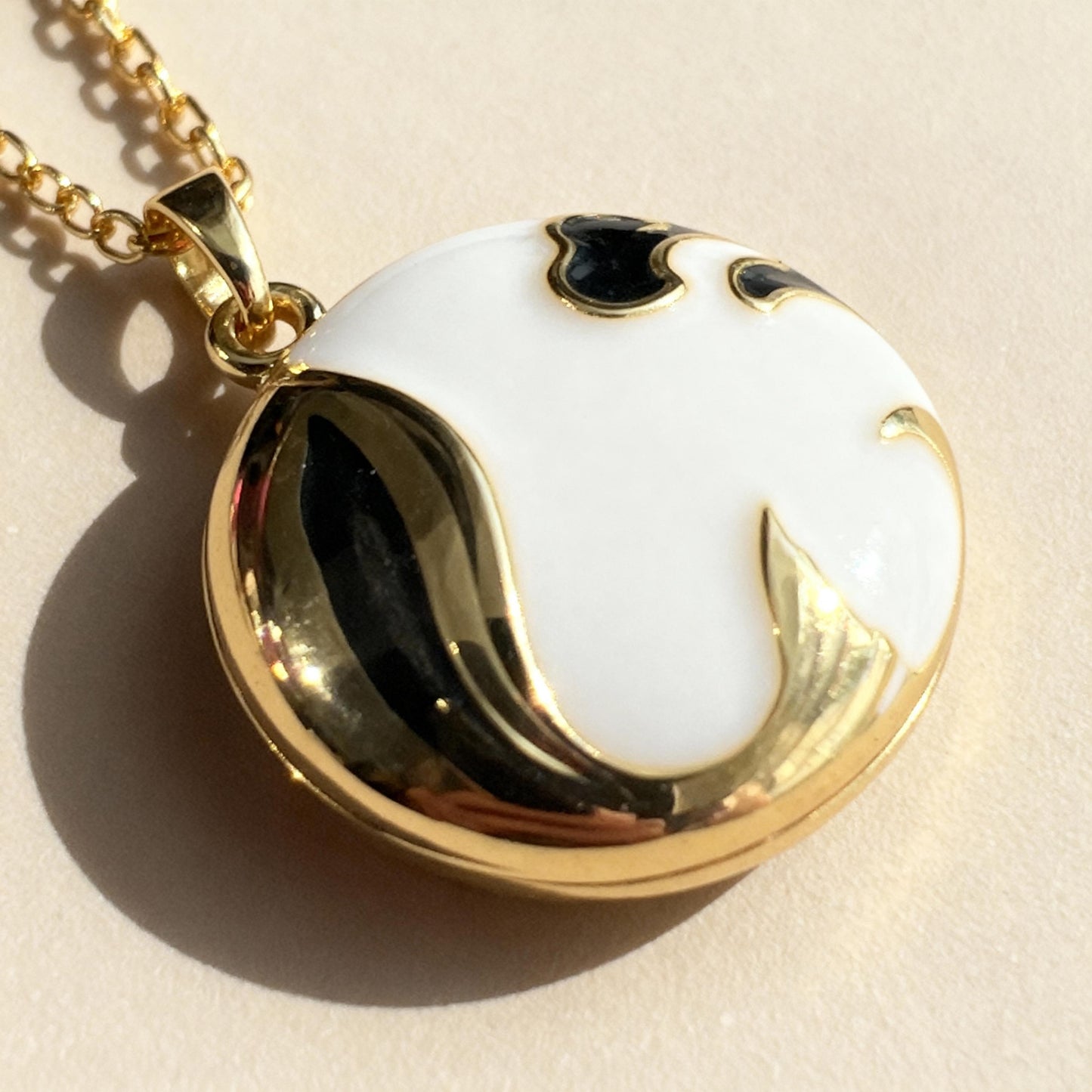 Yin Yang Round Photo Locket Necklace – Personalized Keepsake Gift