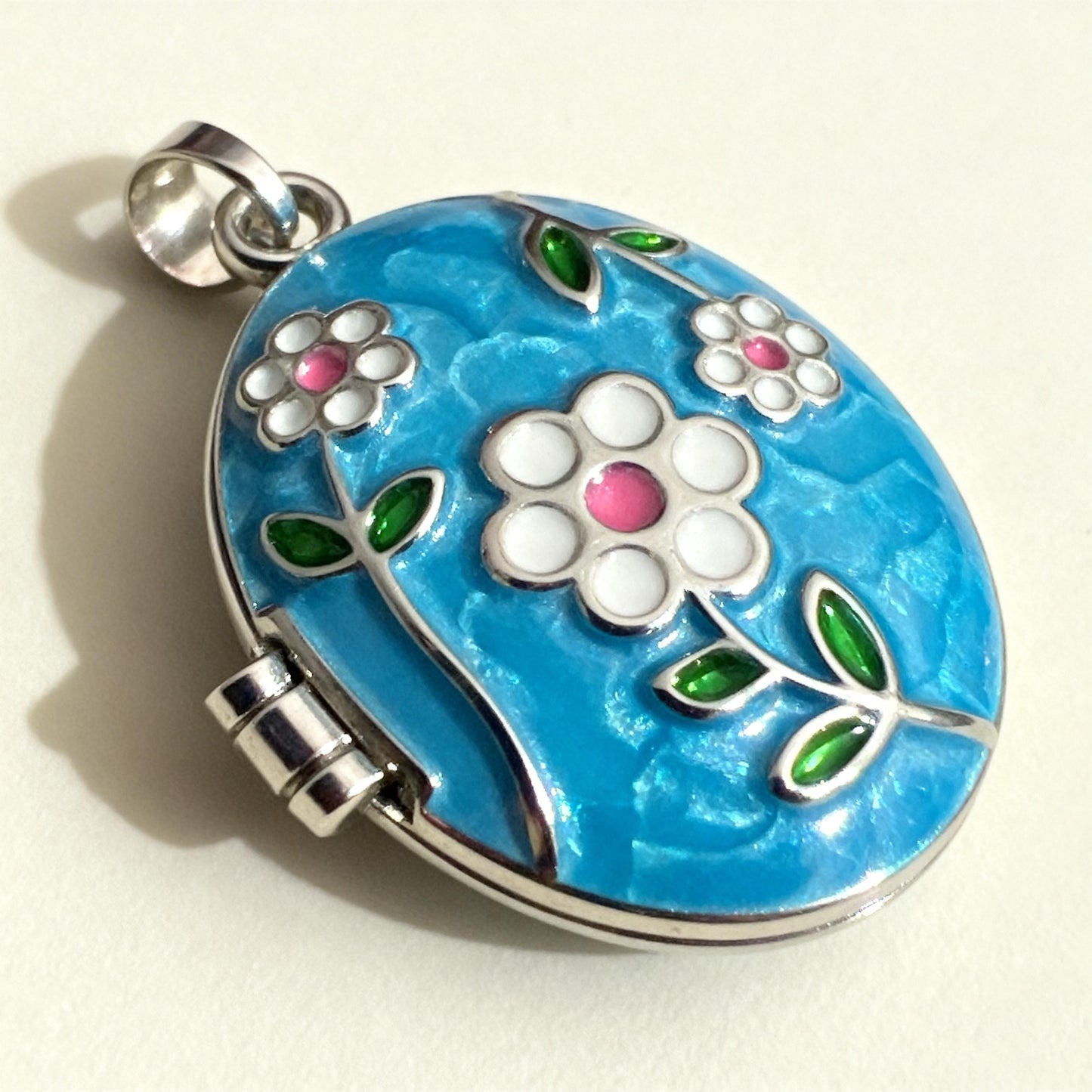 Blue Daisy Floral Oval Photo Locket Necklace – Personalized Keepsake Gift