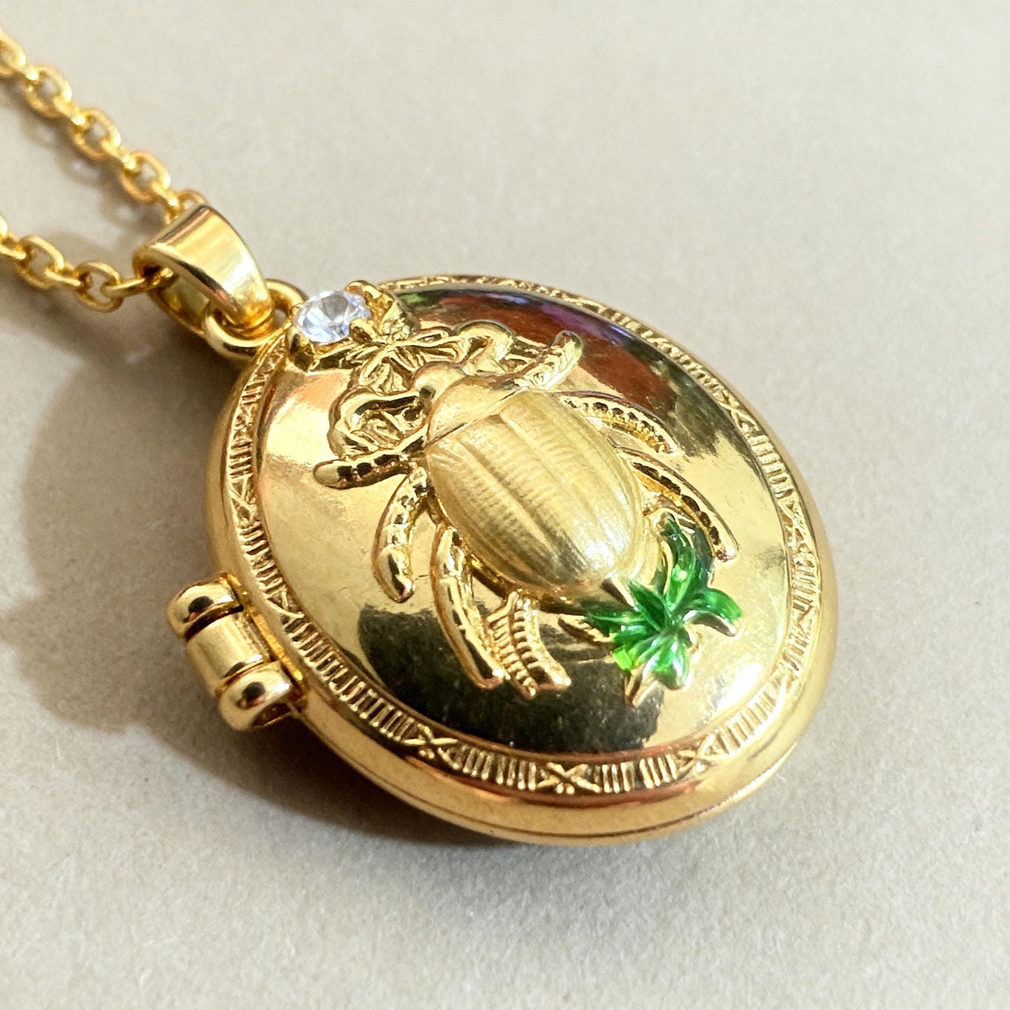 Firefly Oval Photo Locket Necklace – Personalized Keepsake Gift