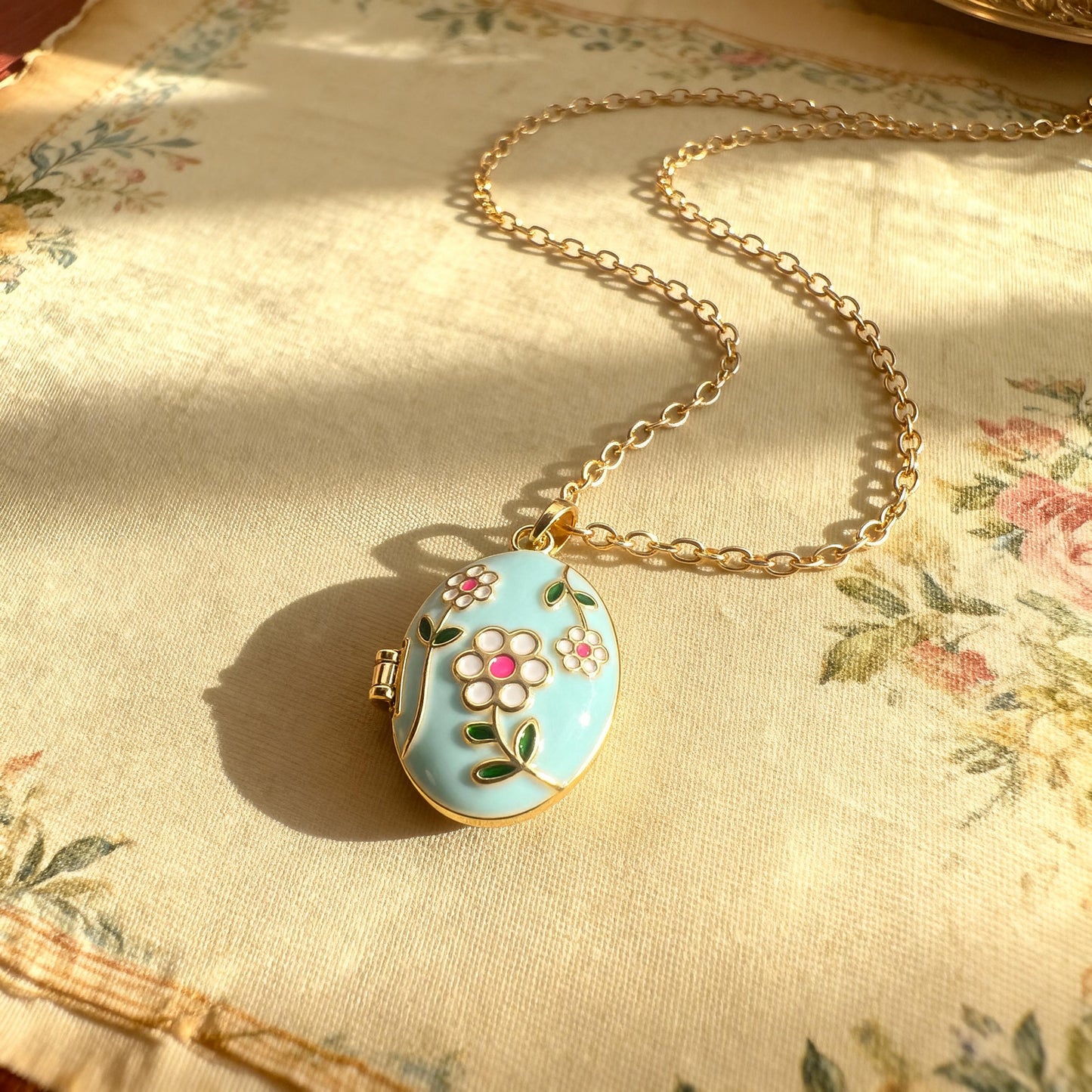 Turquoise Daisy Oval Photo Locket Necklace – Personalized Keepsake Gift
