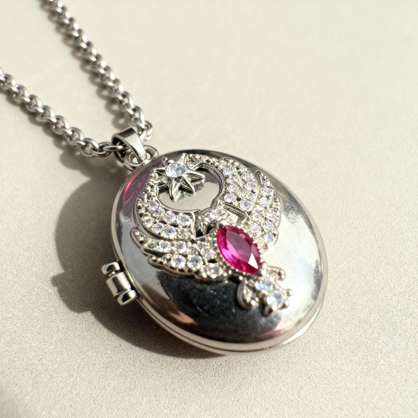 Phoenix Oval Photo Locket Necklace – Personalized Keepsake Gift