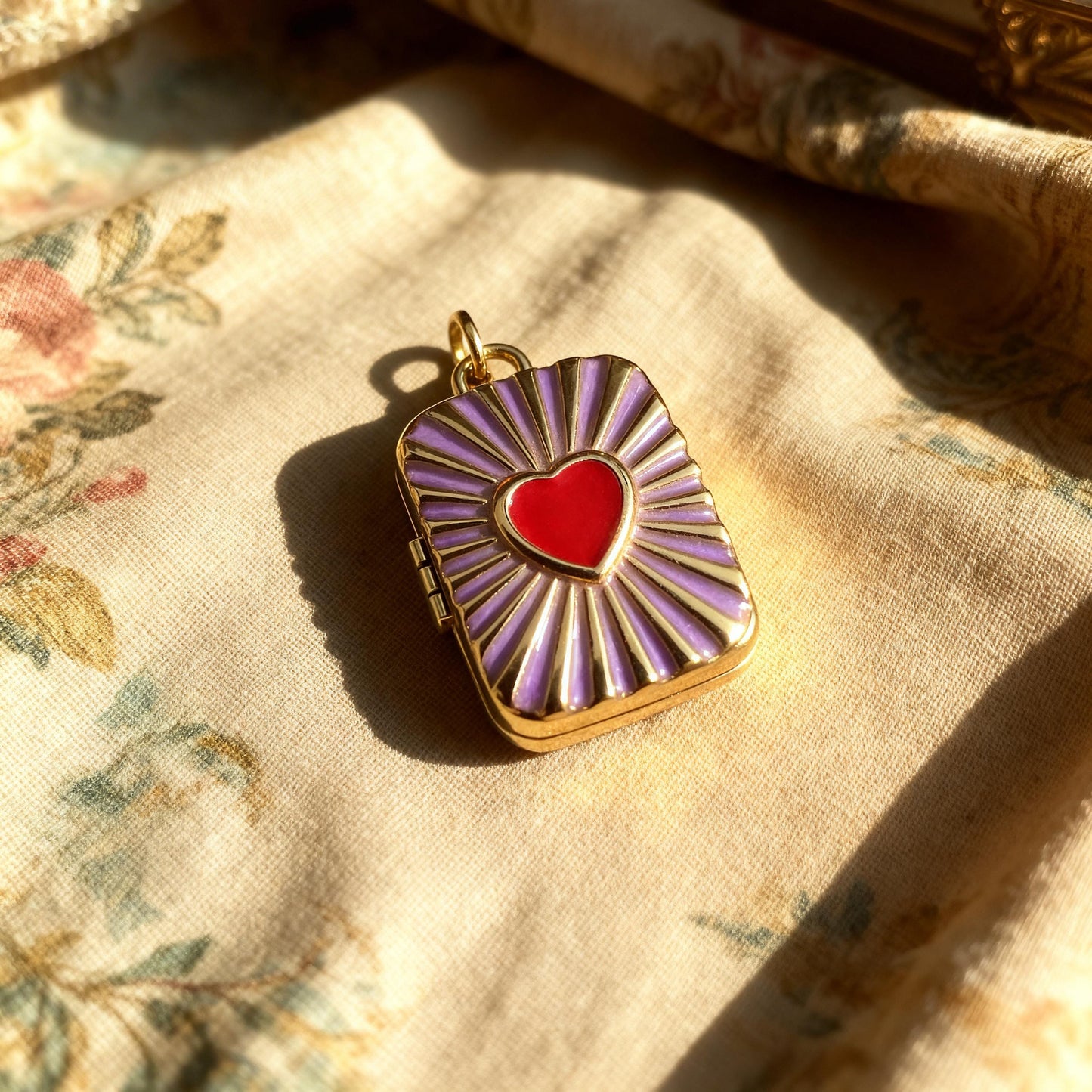 Sacred Heart Photo Locket Necklace – Personalized Keepsake Gift