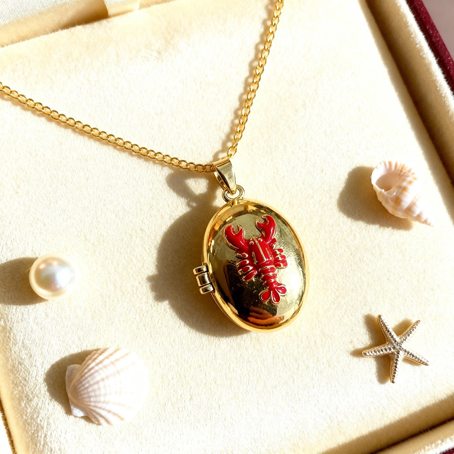Lobster Oval Photo Locket Necklace – Personalized Keepsake Gift