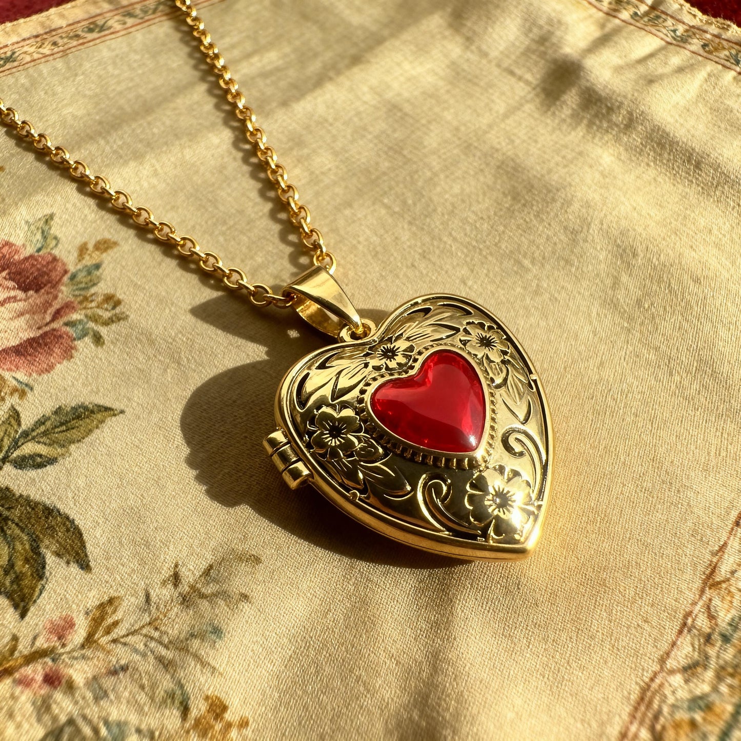 Red Floral Heart Photo Locket Necklace – Personalized Keepsake Gift