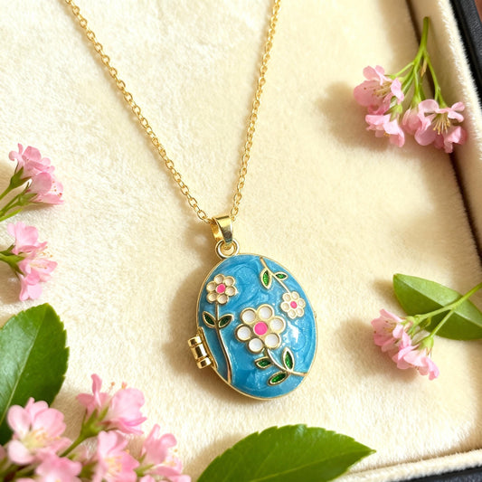 Blue Daisy Oval Photo Locket Necklace – Personalized Keepsake Gift