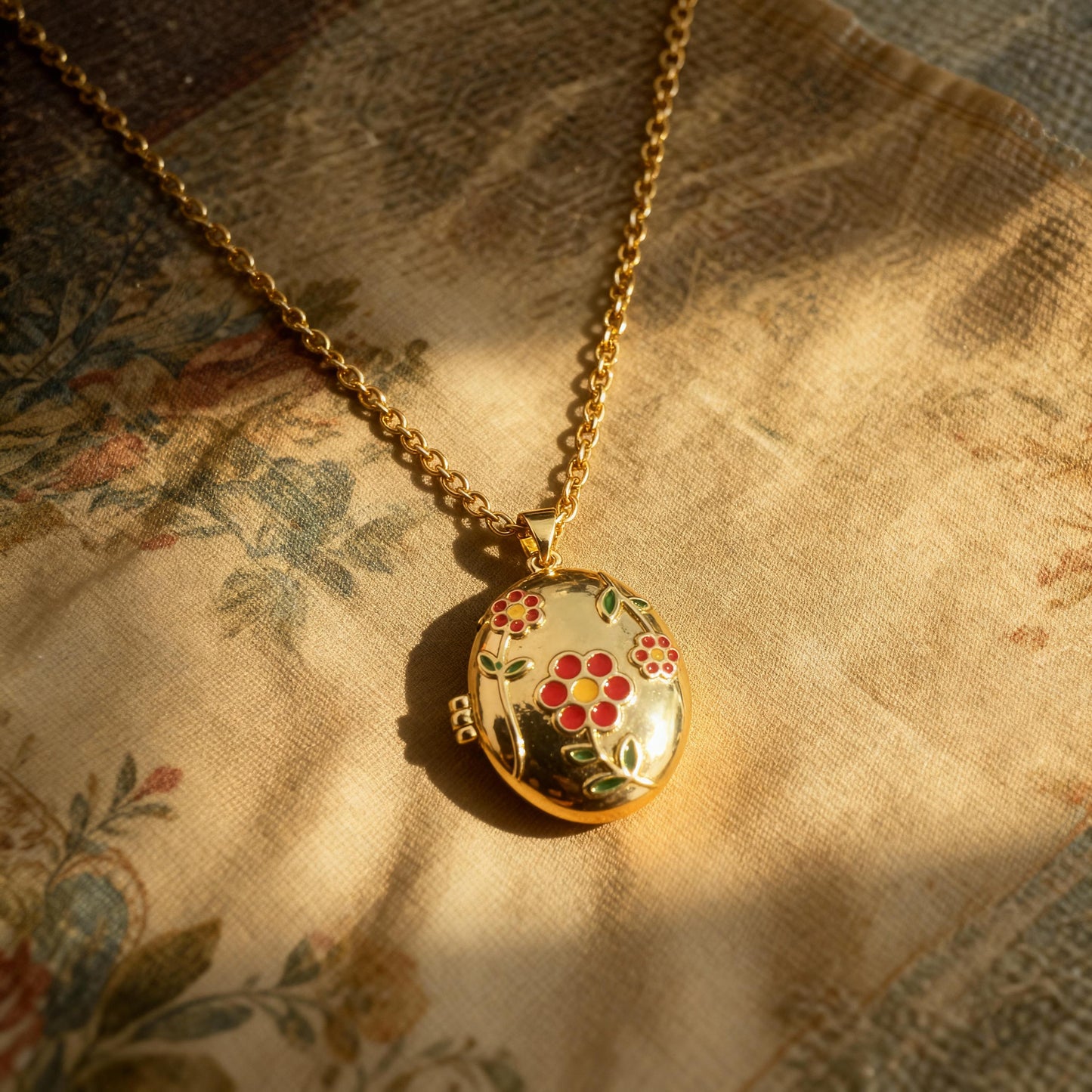 Floral Oval Photo Locket Necklace – Personalized Keepsake Gift