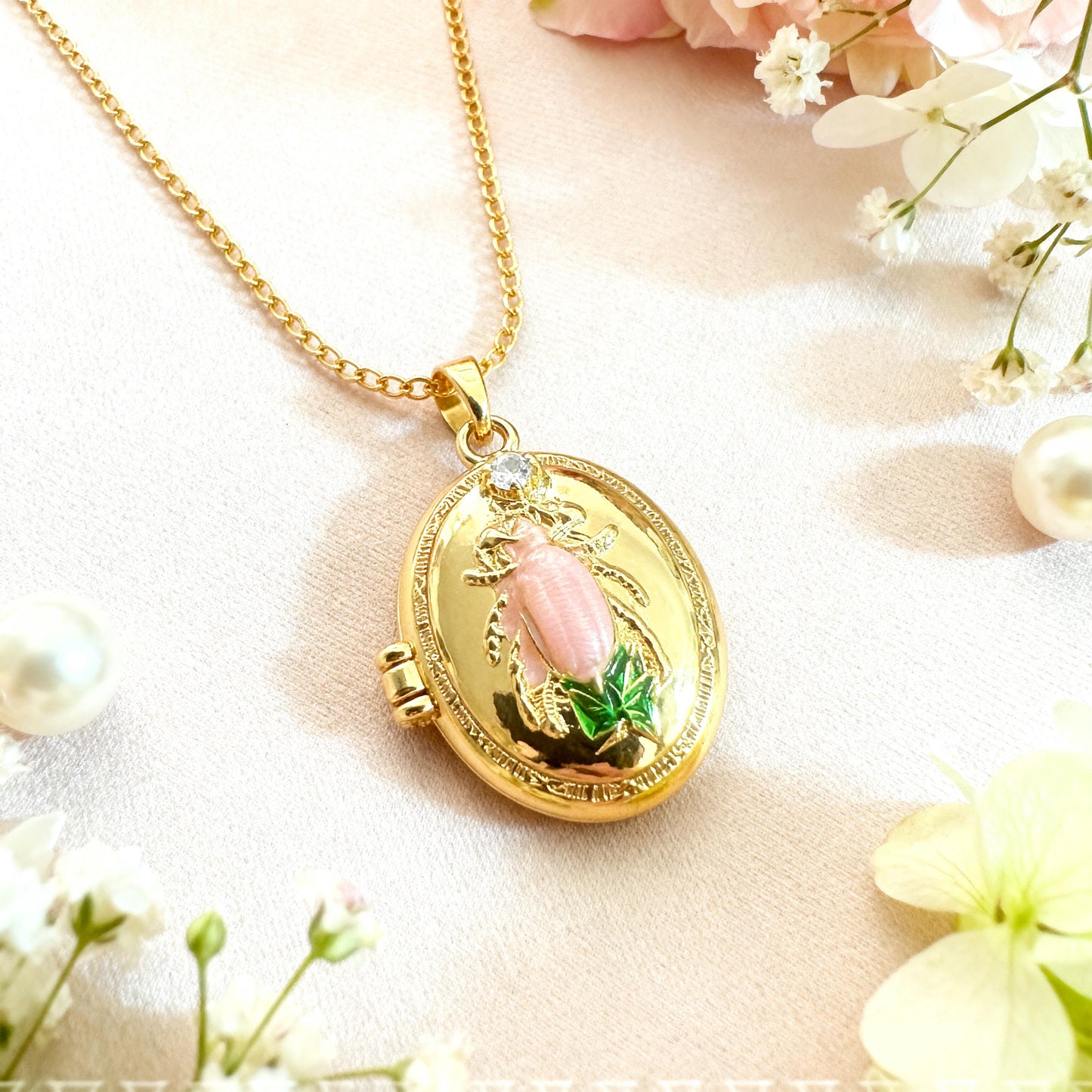 Firefly Oval Photo Locket Necklace – Personalized Keepsake Gift