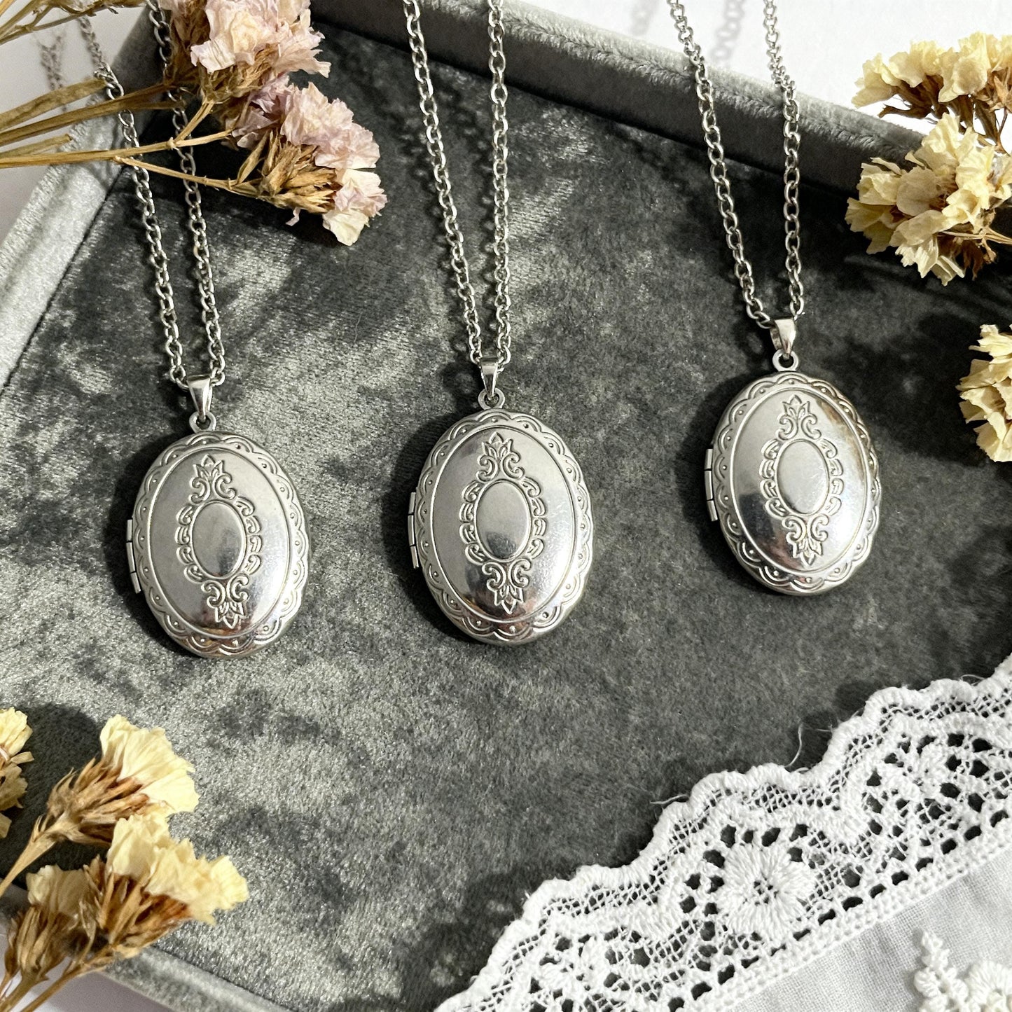 Antique Silver Oval Photo Locket Necklace – Personalized Keepsake Gift
