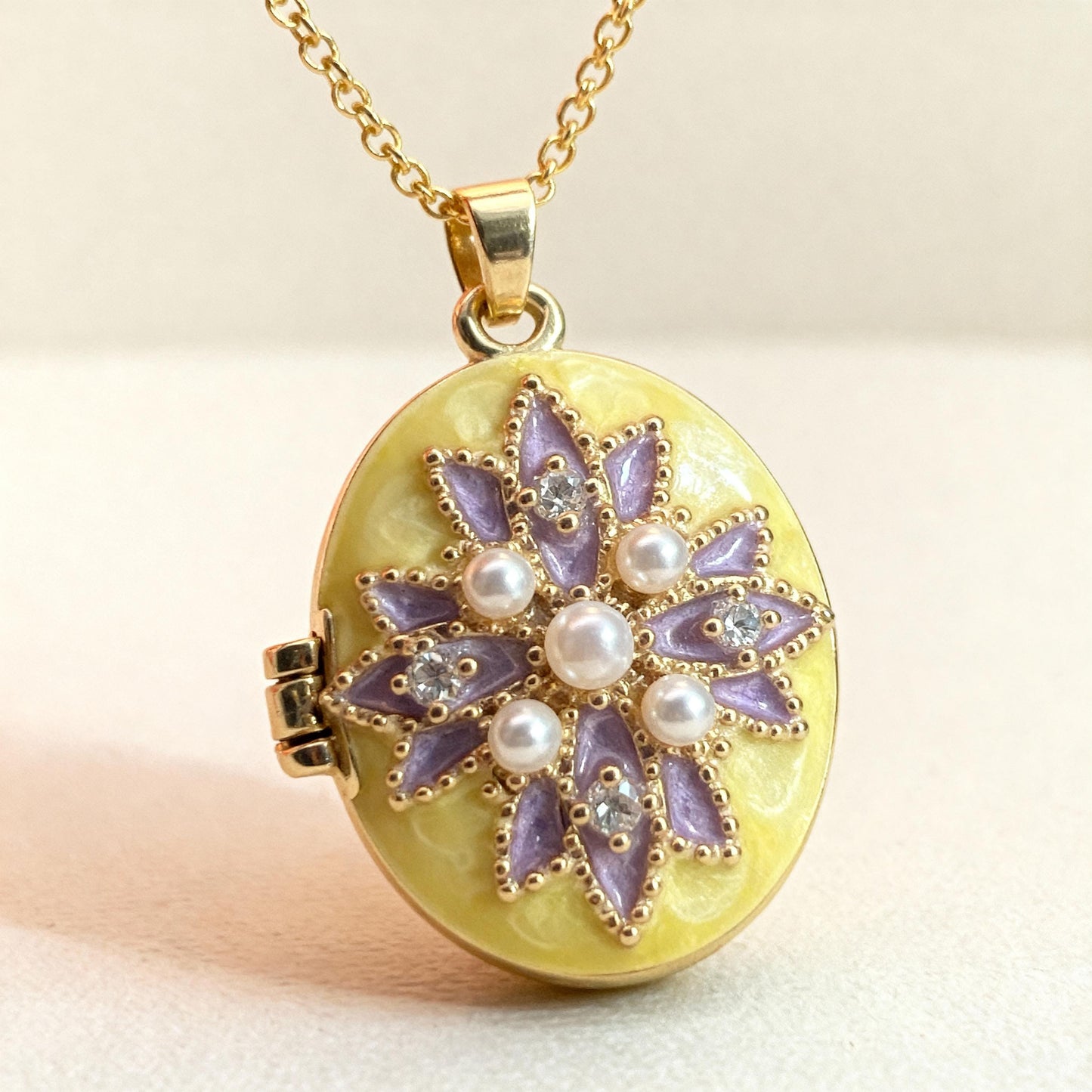 Floral Pearl Oval Photo Locket Necklace – Personalized Keepsake Gift