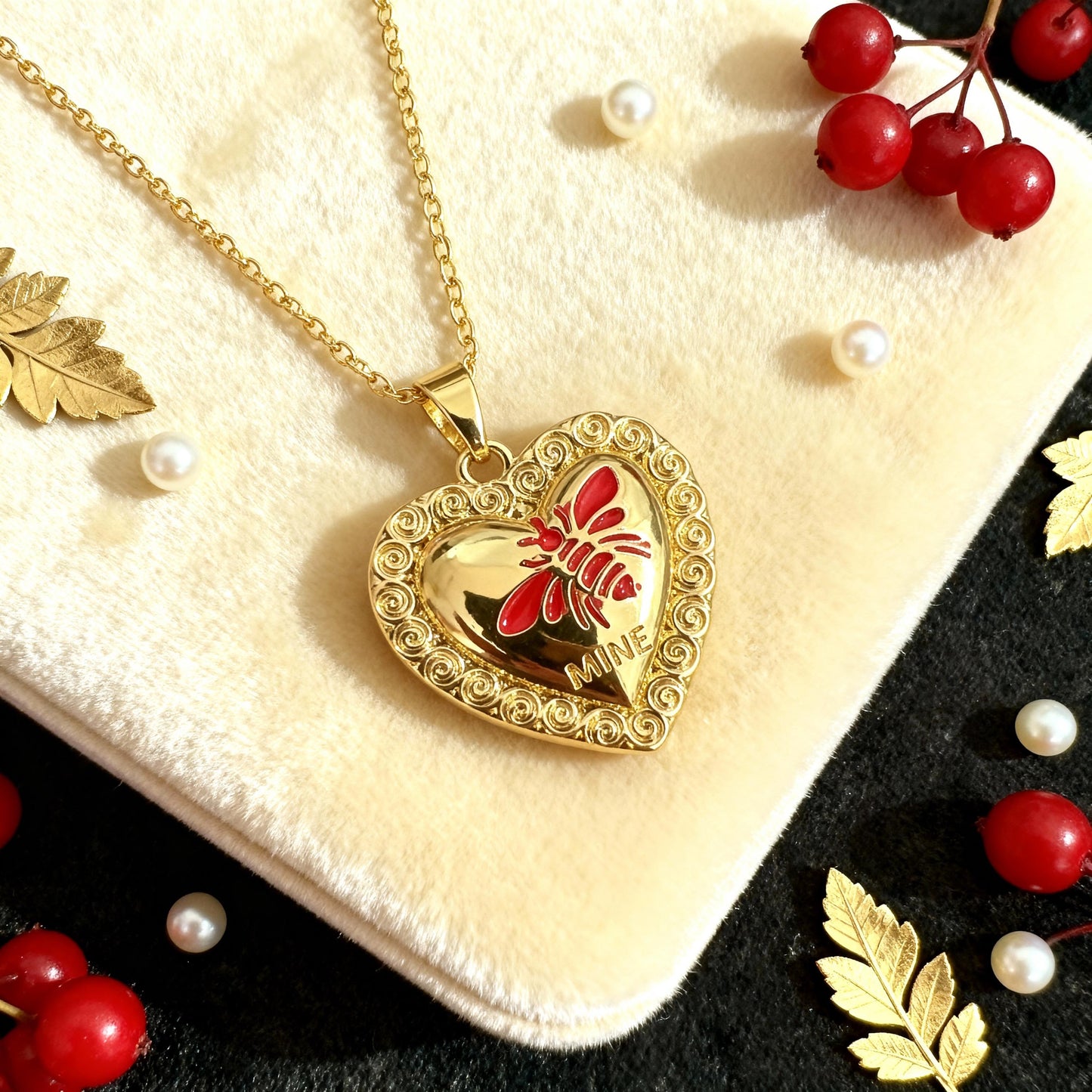 Bee Heart Photo Locket Necklace – Personalized Keepsake Gift