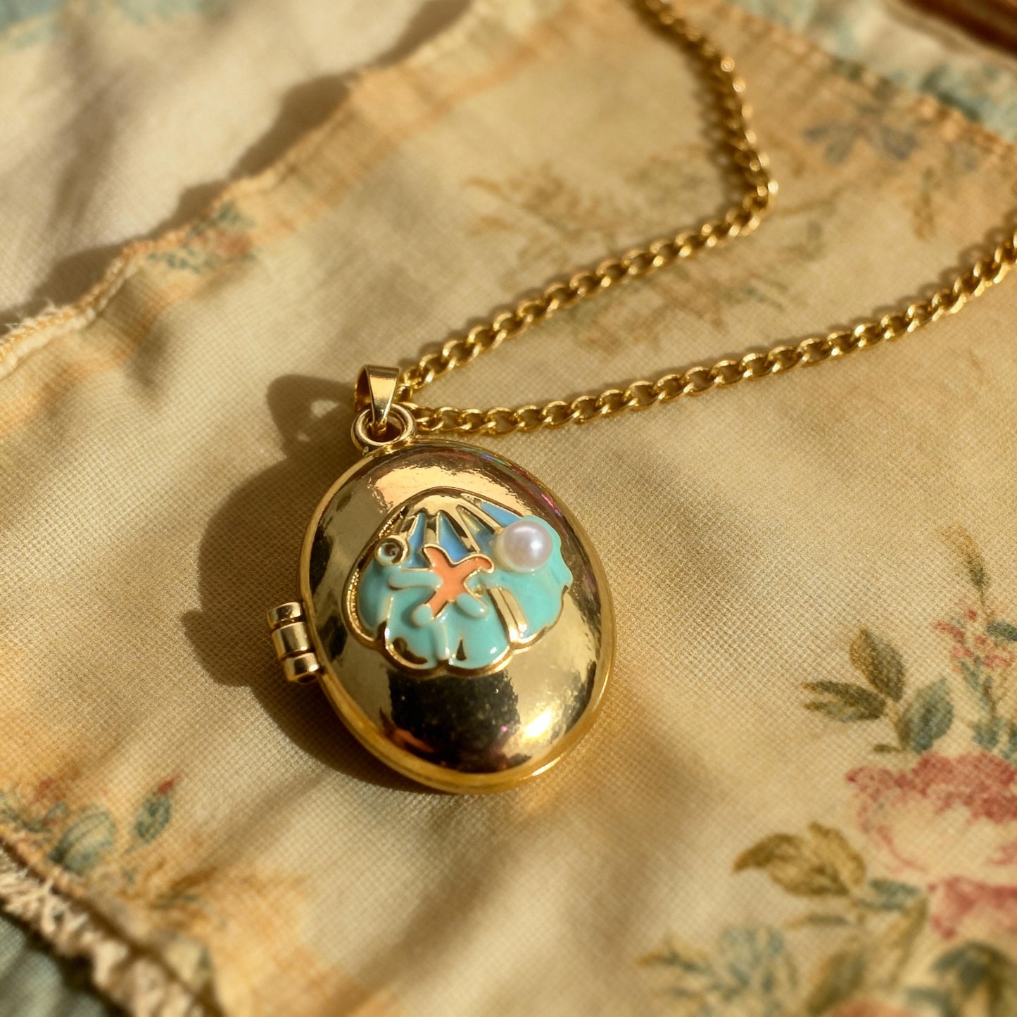 Turquoise Seashell Oval Photo Locket Necklace – Personalized Keepsake Gift