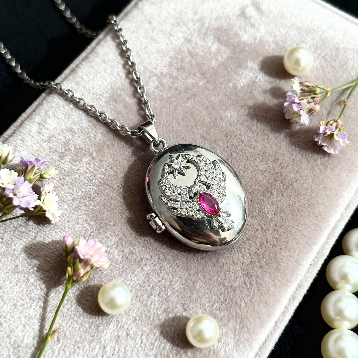Phoenix Oval Photo Locket Necklace – Personalized Keepsake Gift
