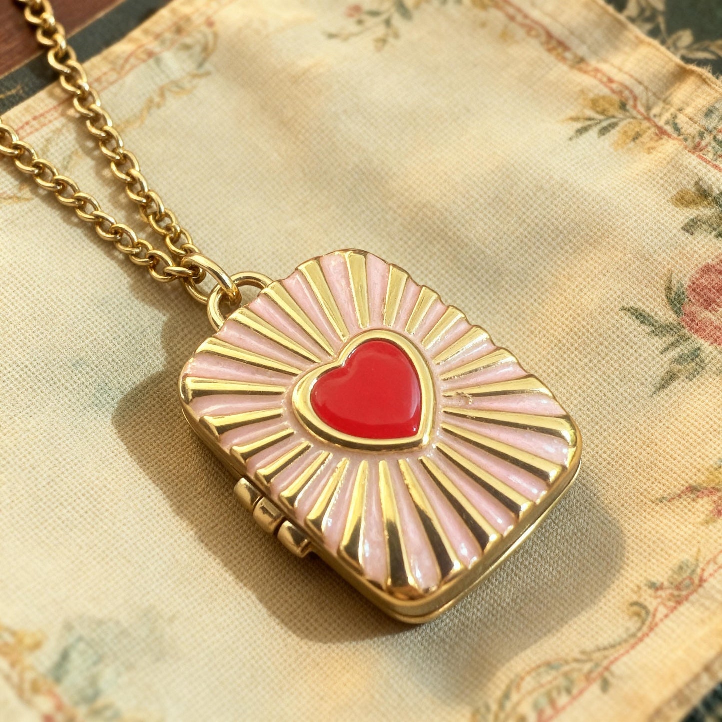 Red Heart Rectangle Photo Locket Necklace – Personalized Keepsake Gift