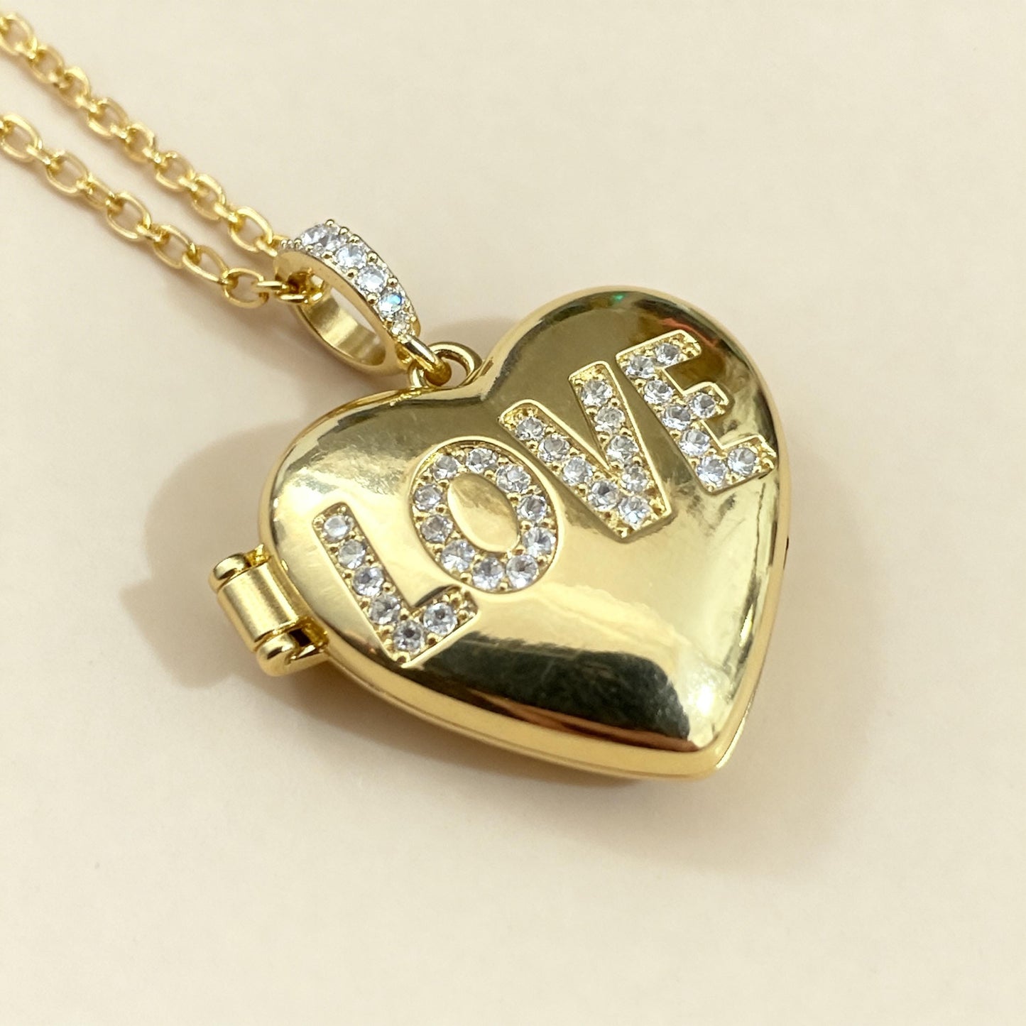 Love Heart Photo Locket Necklace – Personalized Keepsake Gift