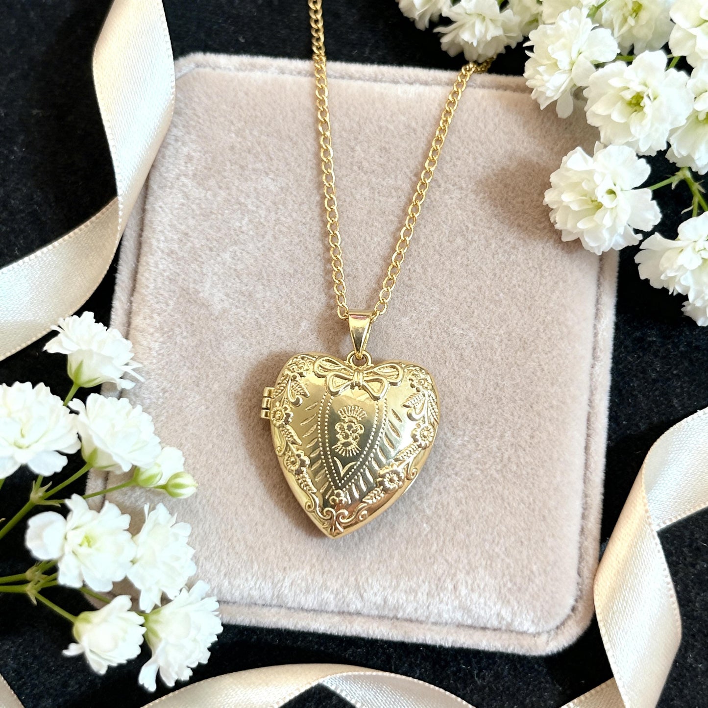 Engraved Heart Photo Locket Necklace – Personalized Keepsake Gift