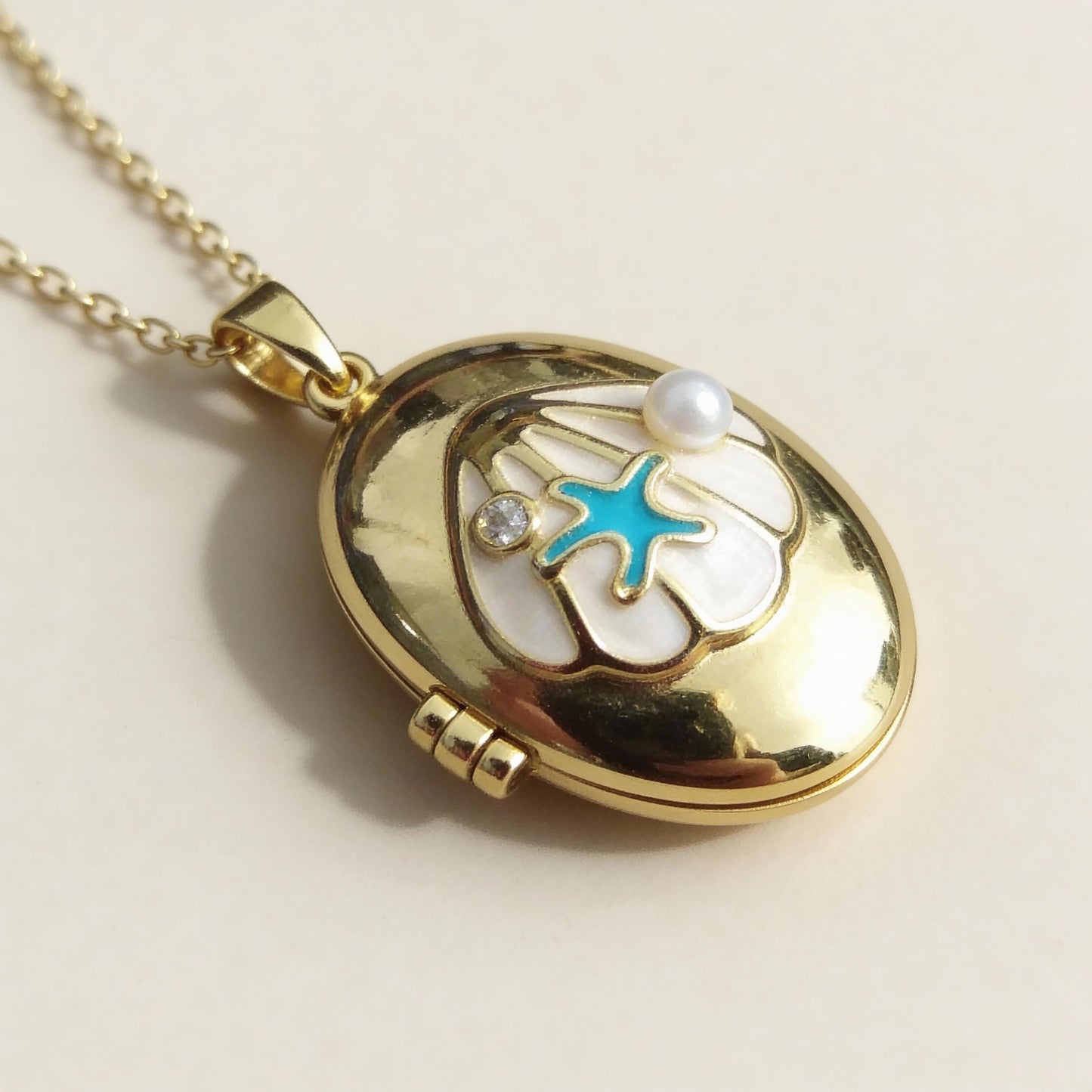 Seashell Starfish Pearl Photo Locket Necklace – Personalized Keepsake Gift