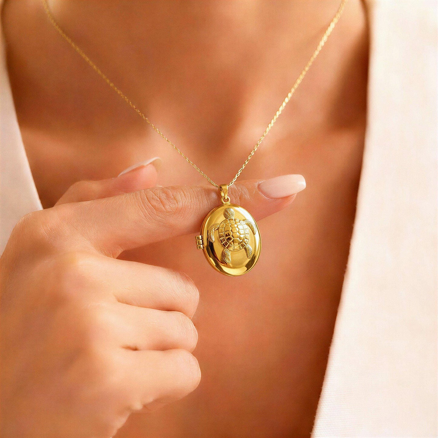 Sea Turtle Oval Photo Locket Necklace – Personalized Keepsake Gift