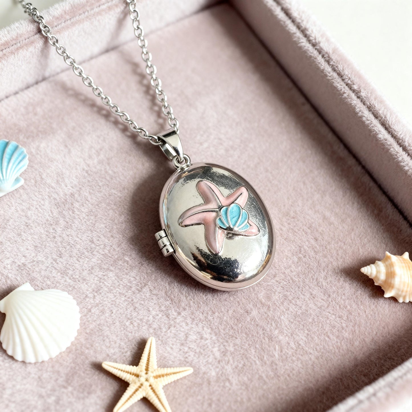Seashell Starfish Oval Photo Locket Necklace – Personalized Keepsake Gift