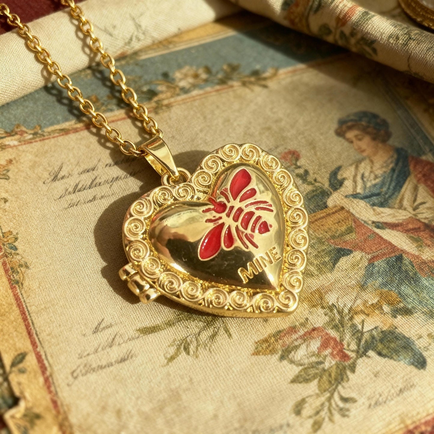 Bee Heart Photo Locket Necklace – Personalized Keepsake Gift