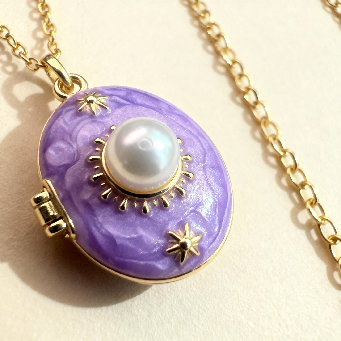 Purple Pearl Oval Photo Locket Necklace – Personalized Keepsake Gift