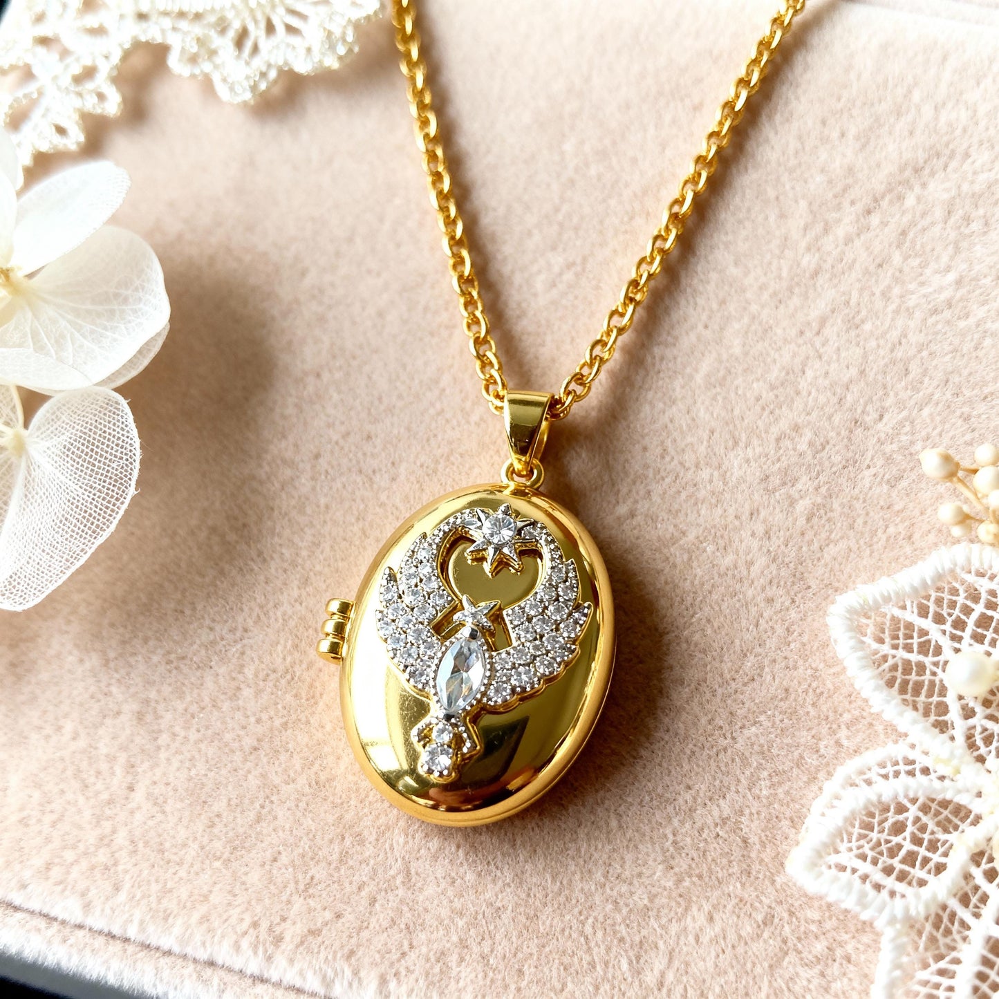Phoenix Oval Photo Locket Necklace – Personalized Keepsake Gift